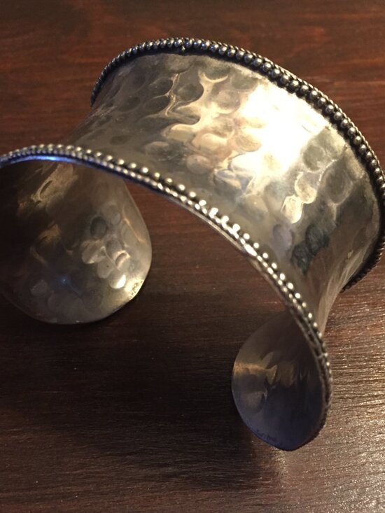 πβ¨ Wrist Royalty Alert β¨ Silver-Tone Cuff Bracelet β Handmade in Africa πͺπ¦π« - Picture 8 of 9